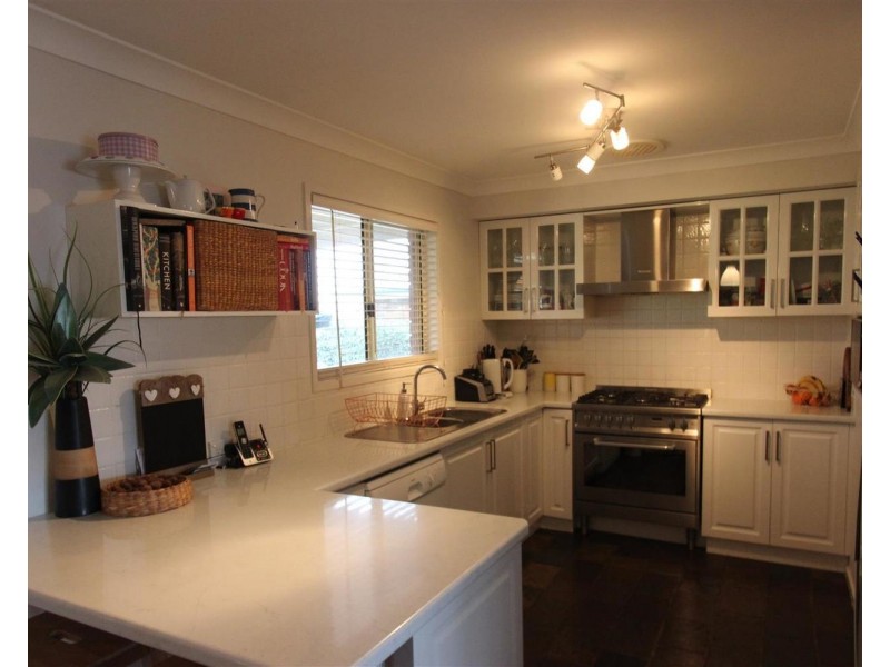 36 Langi Crescent, Glenfield Park NSW 2650