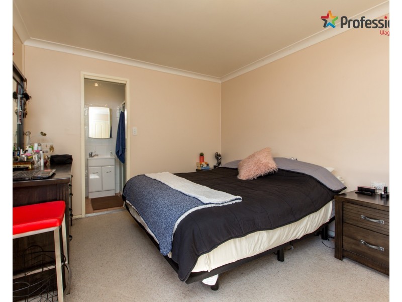 8 Grandview Avenue, Turvey Park NSW 2650