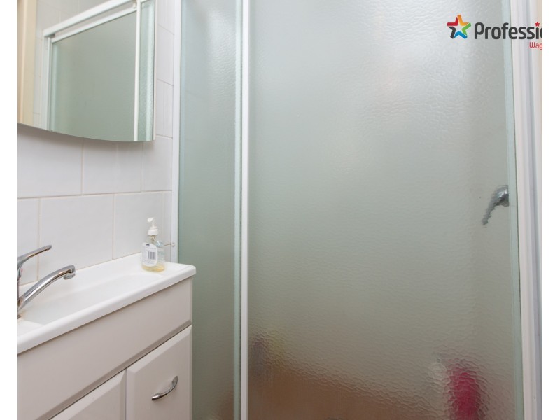 8 Grandview Avenue, Turvey Park NSW 2650