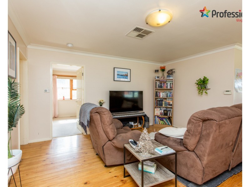 8 Grandview Avenue, Turvey Park NSW 2650