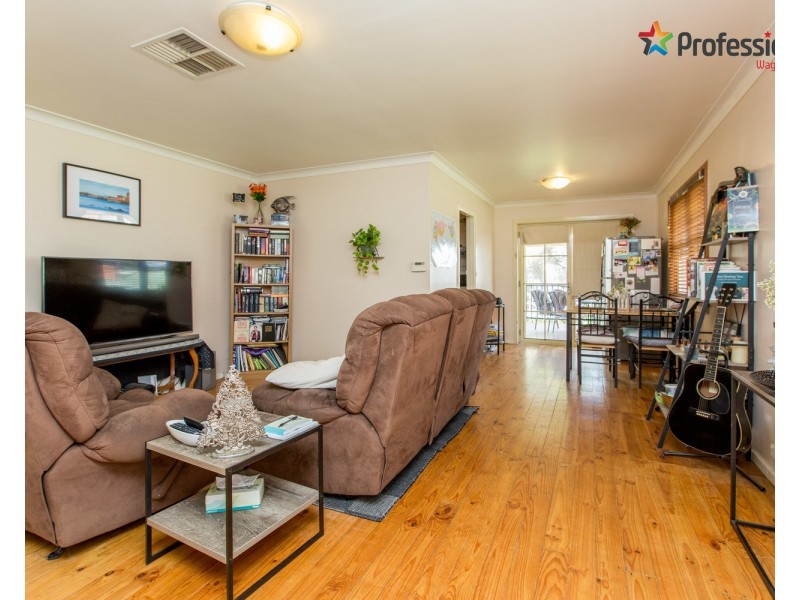 8 Grandview Avenue, Turvey Park NSW 2650