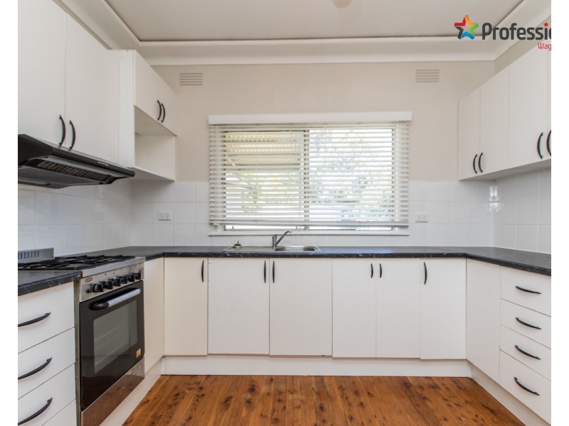 21 Nilma Avenue, Mount Austin NSW 2650