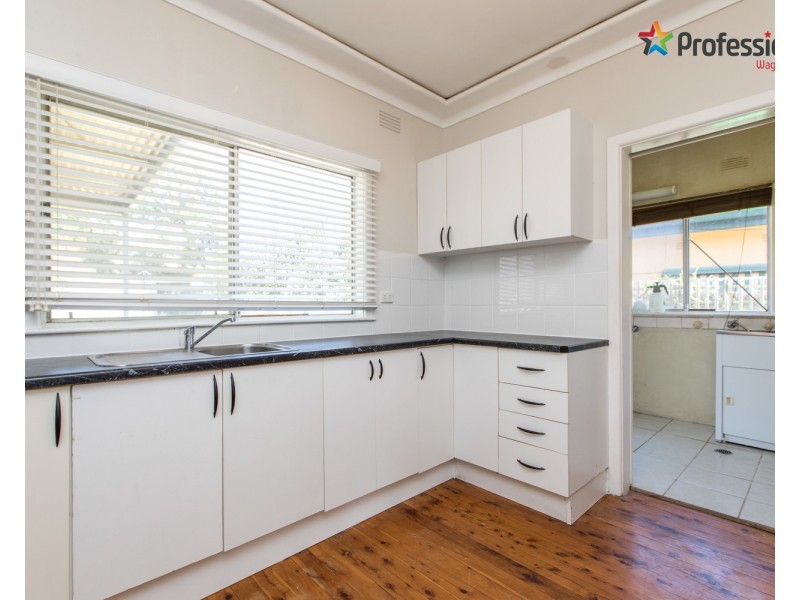 21 Nilma Avenue, Mount Austin NSW 2650