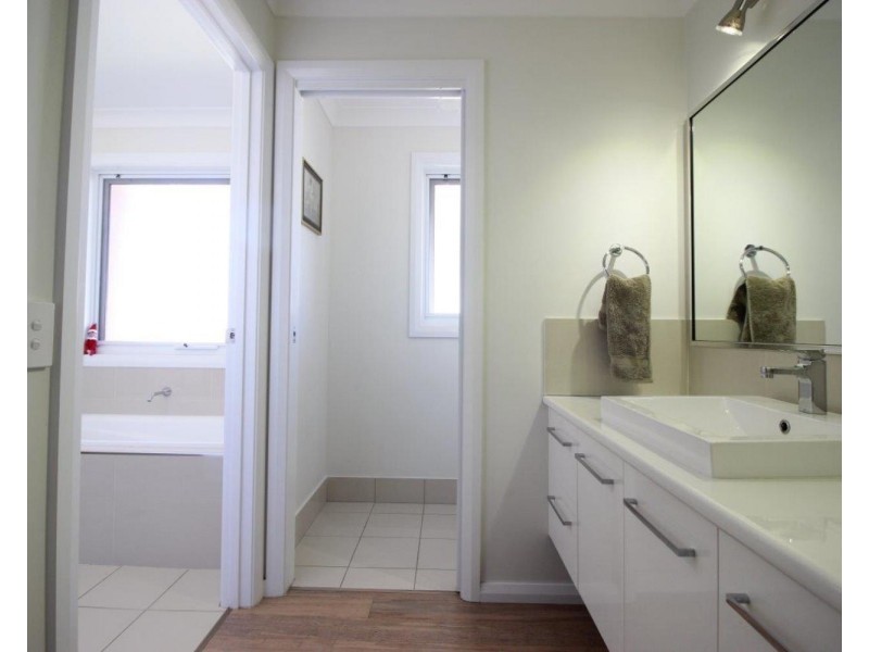2 Barmedman Avenue, Gobbagombalin NSW 2650