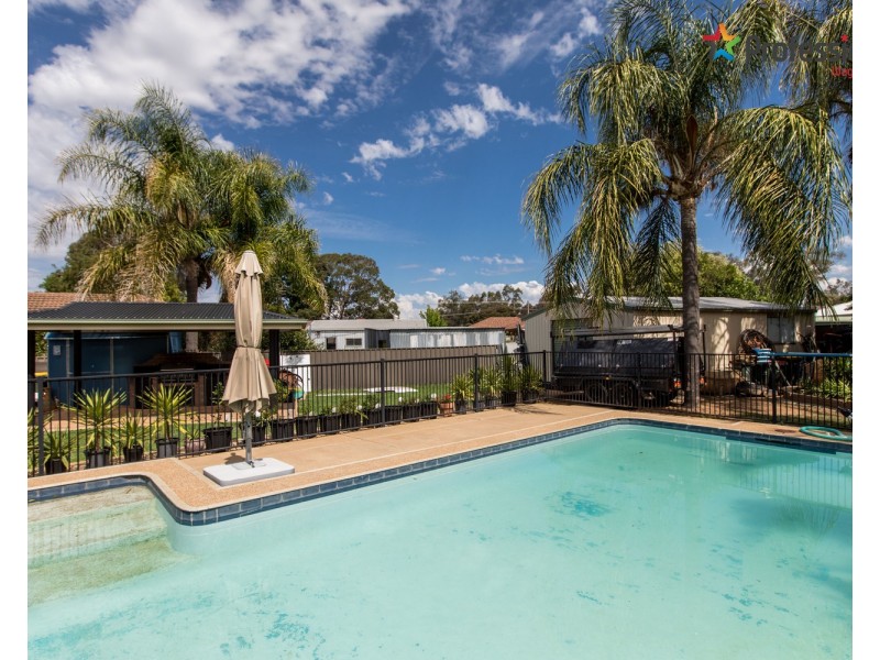 16 Ilex Street, Lake Albert NSW 2650