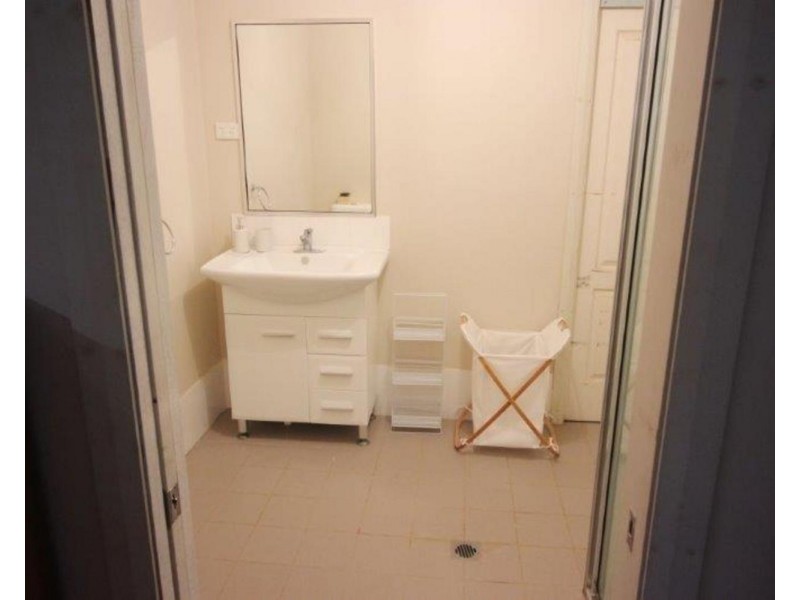 42 Willow Tree Place, Wagga Wagga NSW 2650