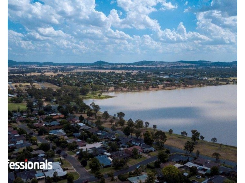 40 Main Street, Lake Albert NSW 2650