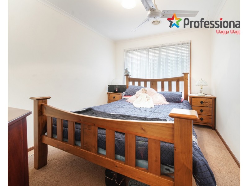 24 Darri Street, Glenfield Park NSW 2650