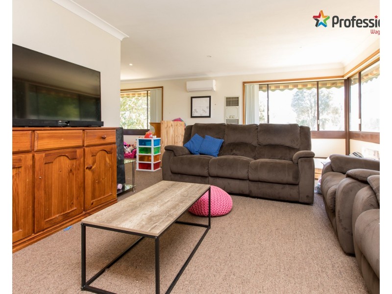 34 Maher Street, Tolland NSW 2650
