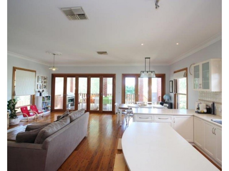 3 Wooden Street, Turvey Park NSW 2650