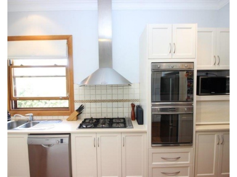 3 Wooden Street, Turvey Park NSW 2650