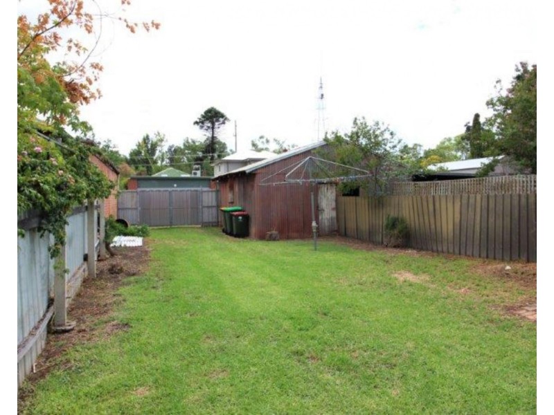 99A Tompson Street, Wagga Wagga NSW 2650