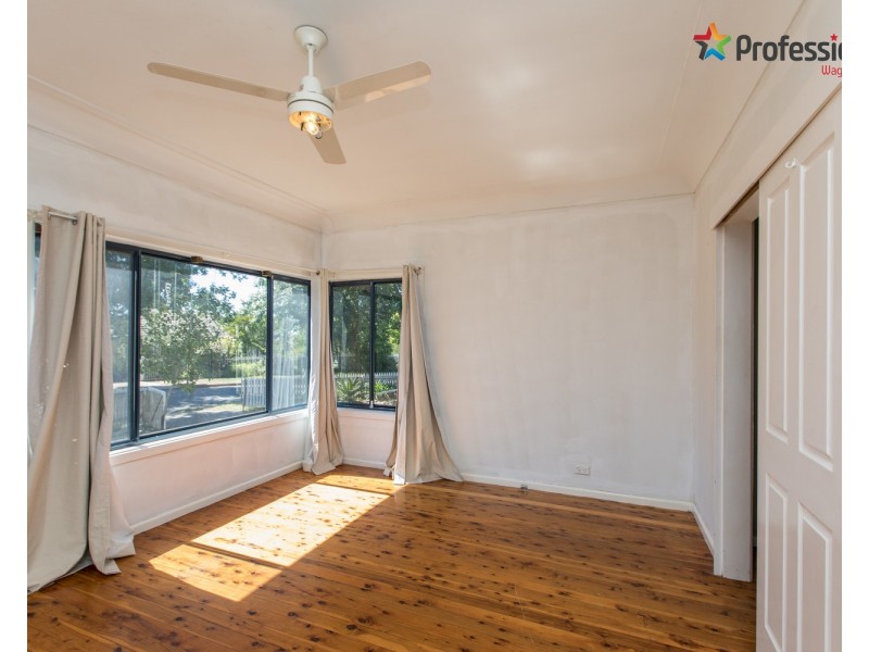 21 Nilma Avenue, Mount Austin NSW 2650