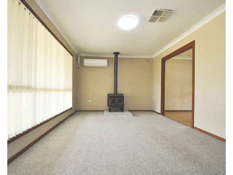 11 Willow Street, Kooringal NSW 2650