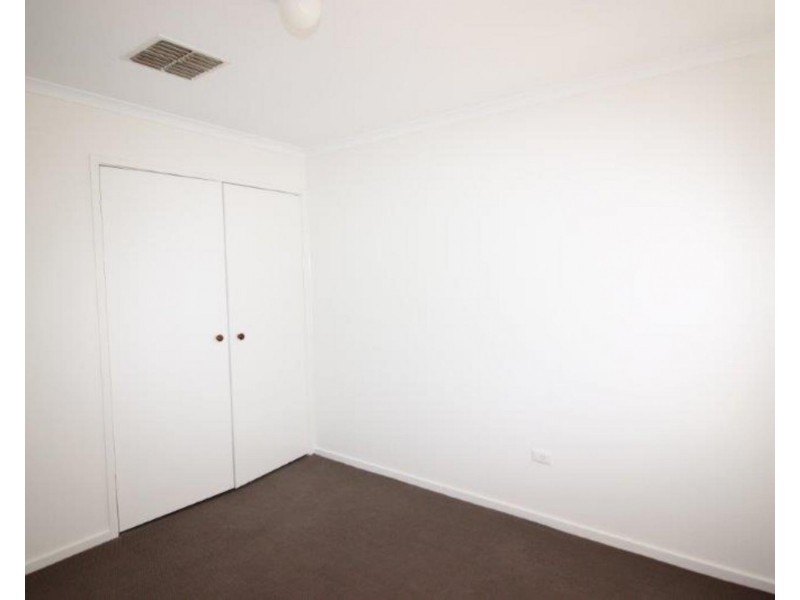 8 Gunyah Place, Glenfield Park NSW 2650