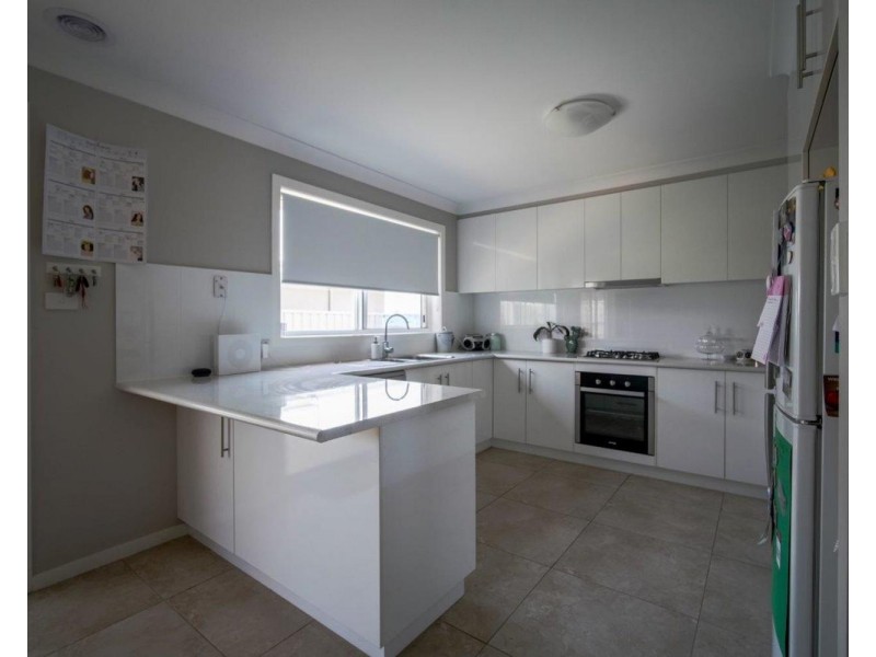 1/6 Mima Street, Glenfield Park NSW 2650