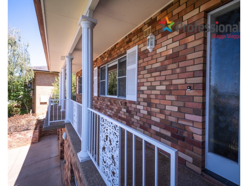 38 Wilks Avenue, Kooringal NSW 2650