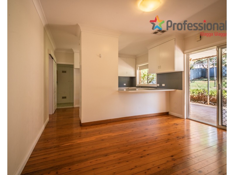 38 Wilks Avenue, Kooringal NSW 2650