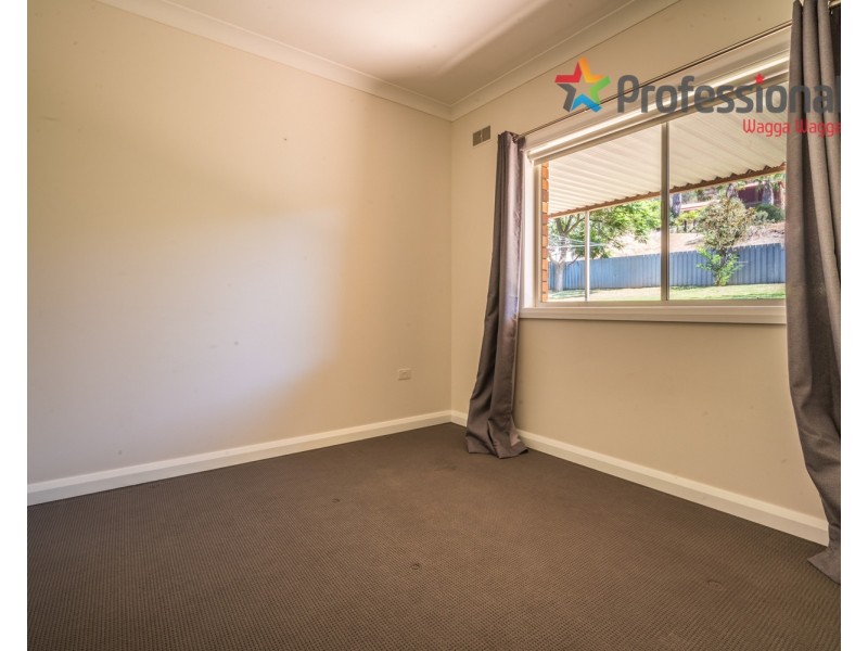 38 Wilks Avenue, Kooringal NSW 2650