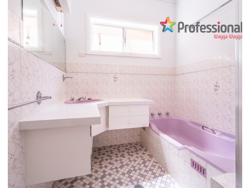 38 Wilks Avenue, Kooringal NSW 2650