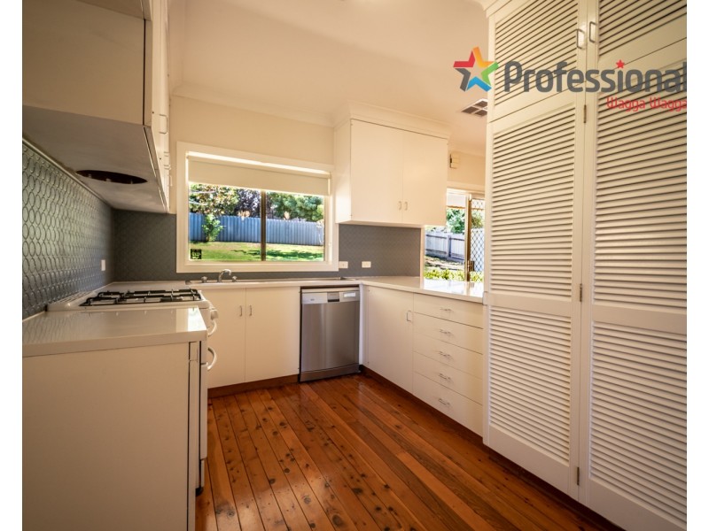 38 Wilks Avenue, Kooringal NSW 2650