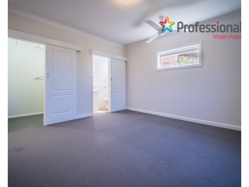 38 Wilks Avenue, Kooringal NSW 2650