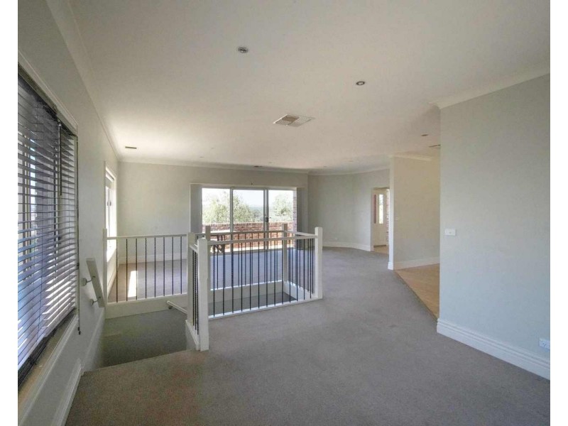 18 Stellway Close, Kooringal NSW 2650