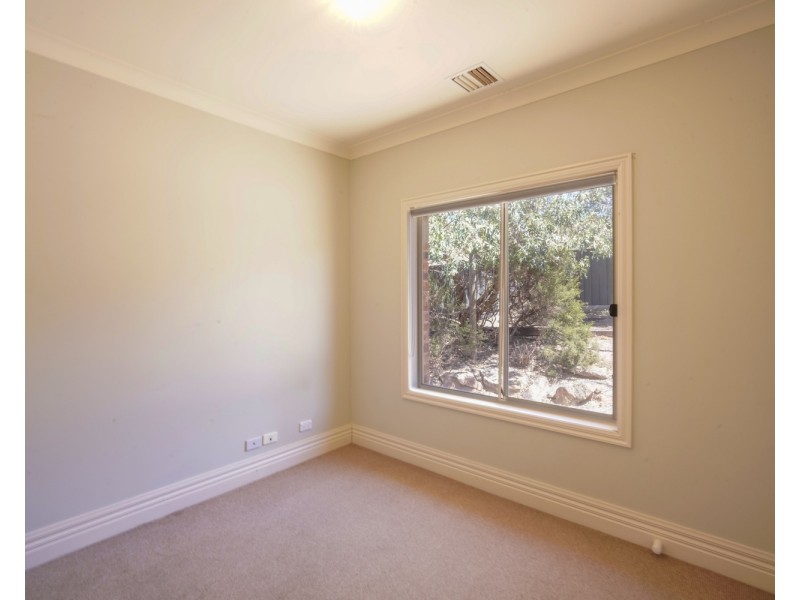 18 Stellway Close, Kooringal NSW 2650