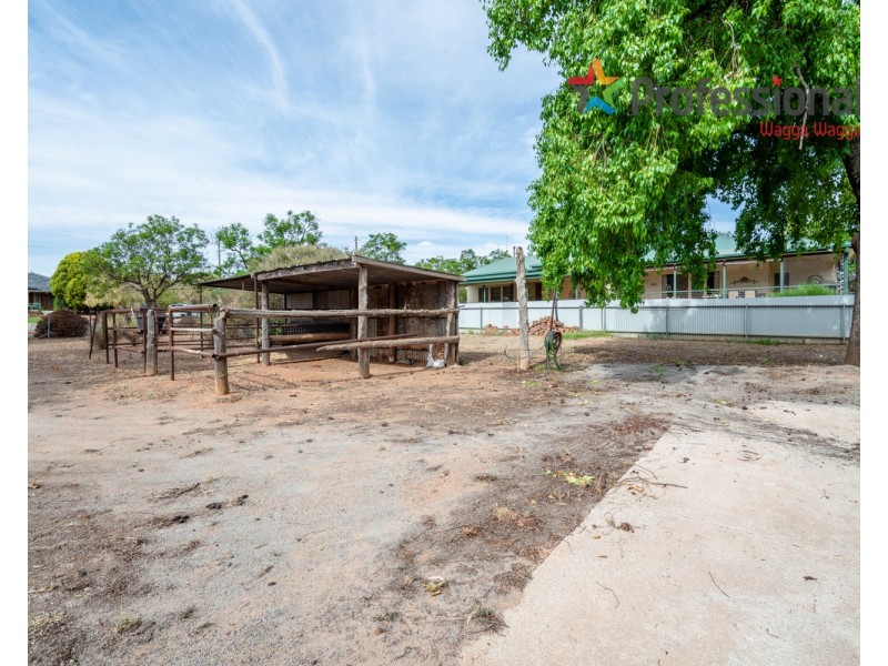 30 Douglas Street, Coolamon NSW 2701