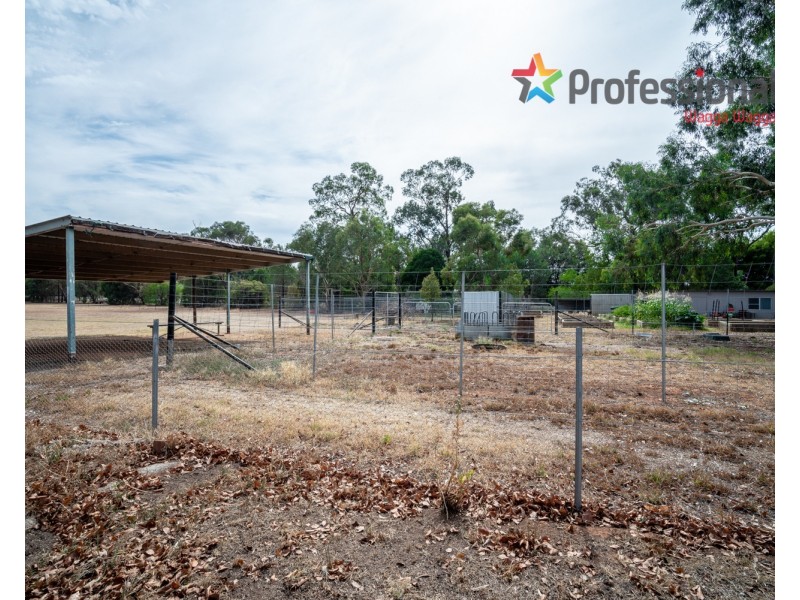 30 Douglas Street, Coolamon NSW 2701