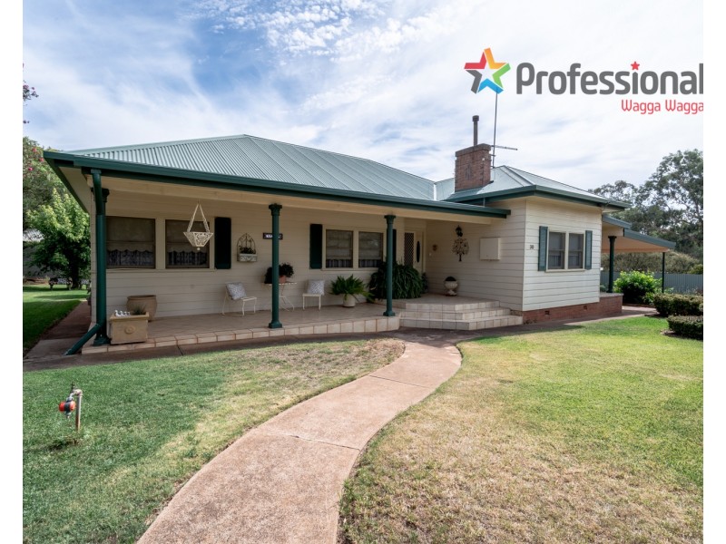 30 Douglas Street, Coolamon NSW 2701