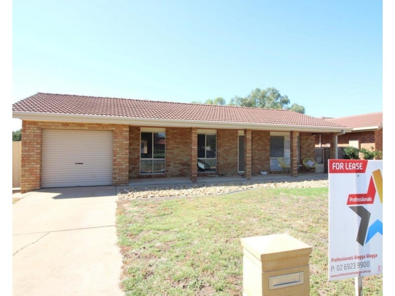 3 Kobi Place, Glenfield Park NSW 2650