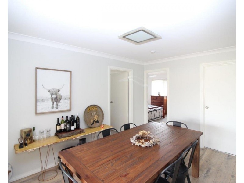 3 Kobi Place, Glenfield Park NSW 2650