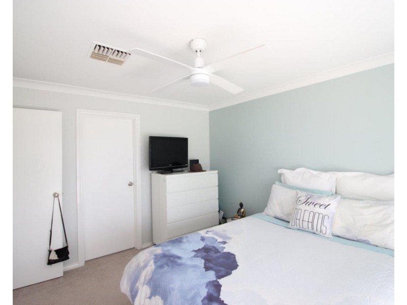 3 Kobi Place, Glenfield Park NSW 2650