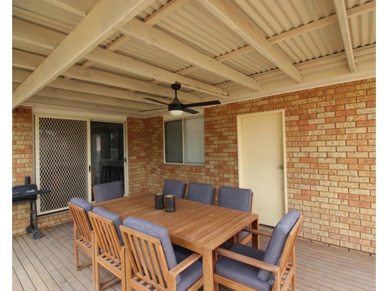 3 Kobi Place, Glenfield Park NSW 2650