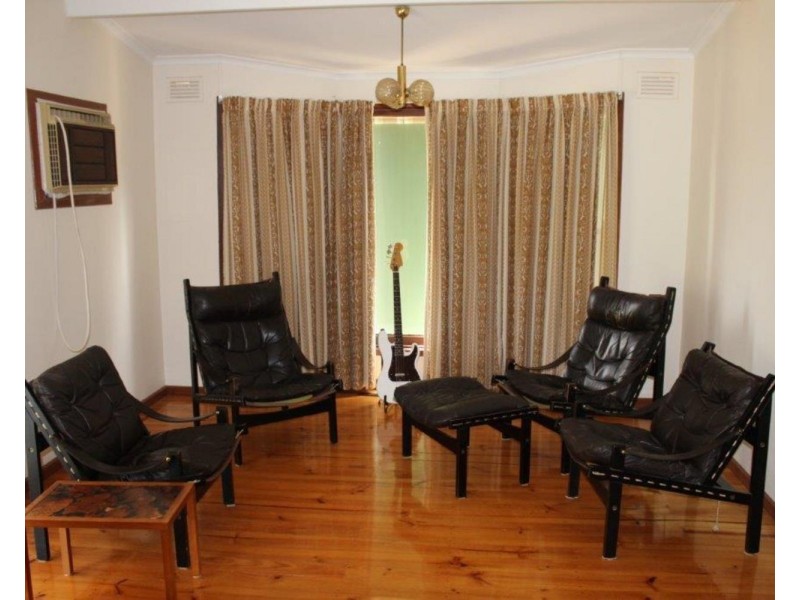 16 Cooramin Street, Cartwrights Hill NSW 2650