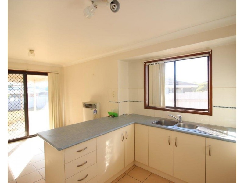 6 Clowes Place, Wagga Wagga NSW 2650