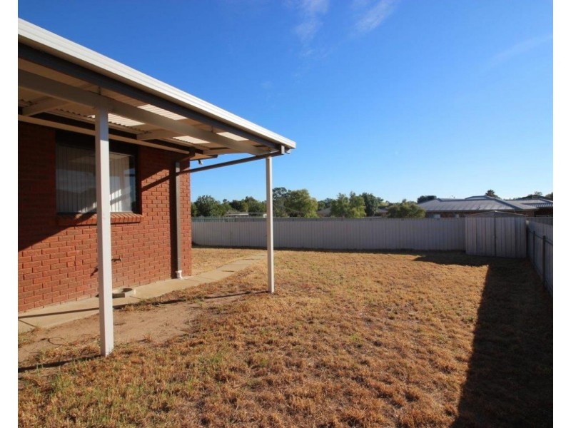 6 Clowes Place, Wagga Wagga NSW 2650