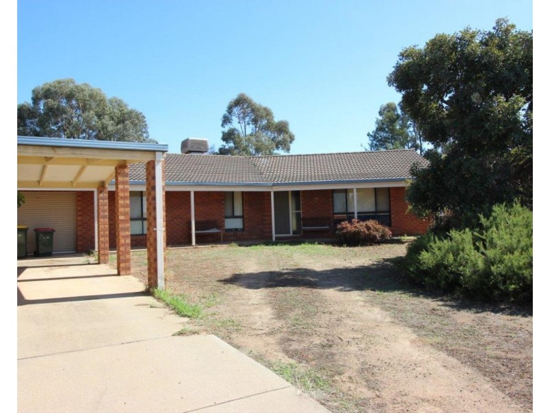 24 Harrier Street, Estella NSW 2650