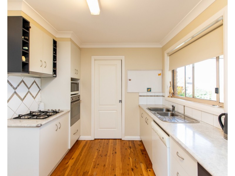 2 Headley Place, Kooringal NSW 2650