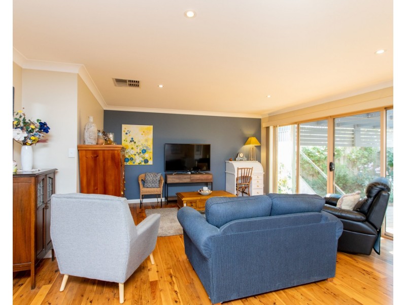 2 Headley Place, Kooringal NSW 2650