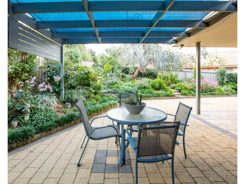 2 Headley Place, Kooringal NSW 2650