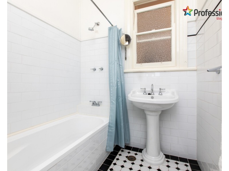 46 Bourke Street, Turvey Park NSW 2650