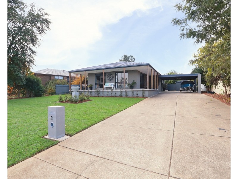 3 Eastlakes Drive, Lake Albert NSW 2650