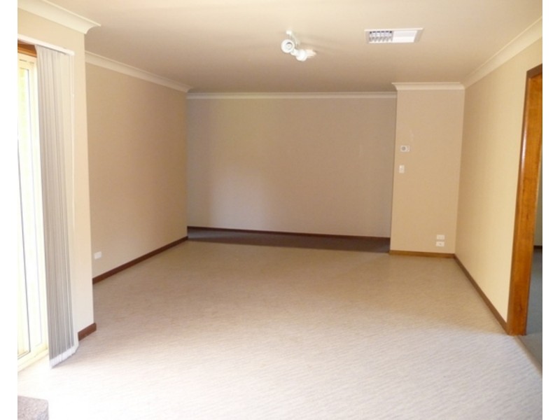 5 O’Hara Place, Kooringal NSW 2650