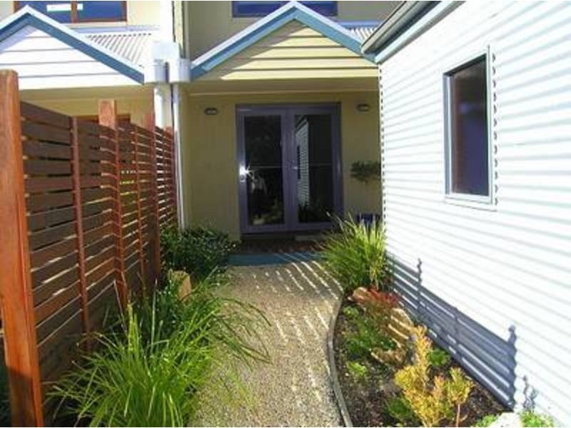 25 Amsterdam Crescent, Tolland NSW 2650