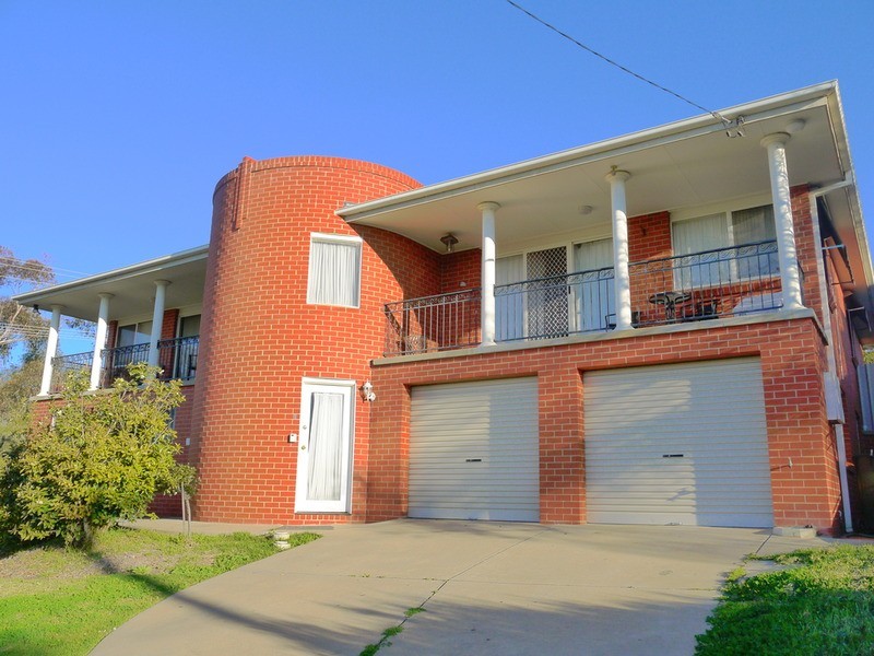 2/118 Macleay Street, Turvey Park NSW 2650