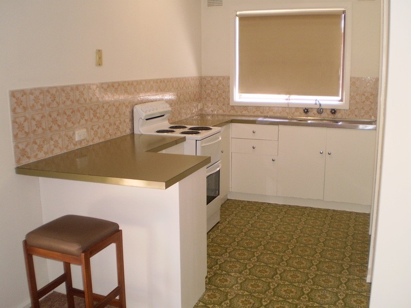 2/17 Nordlingen Drive, Tolland NSW 2650