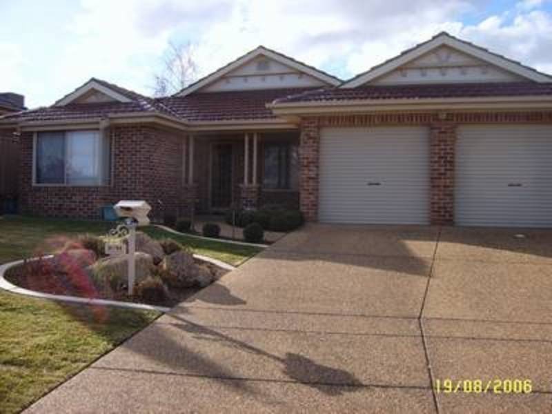 2/31 Tamar Drive, Tatton NSW 2650