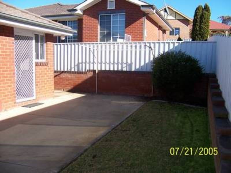 1/1 Keane Place, Kooringal NSW 2650